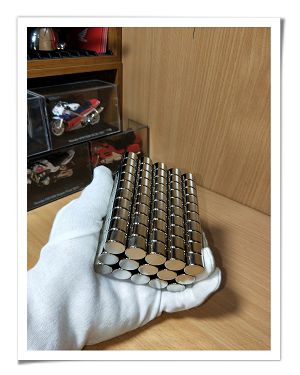 圓形15mm x 10mm強力磁鐵 - 磁力棒或玻璃白板適用